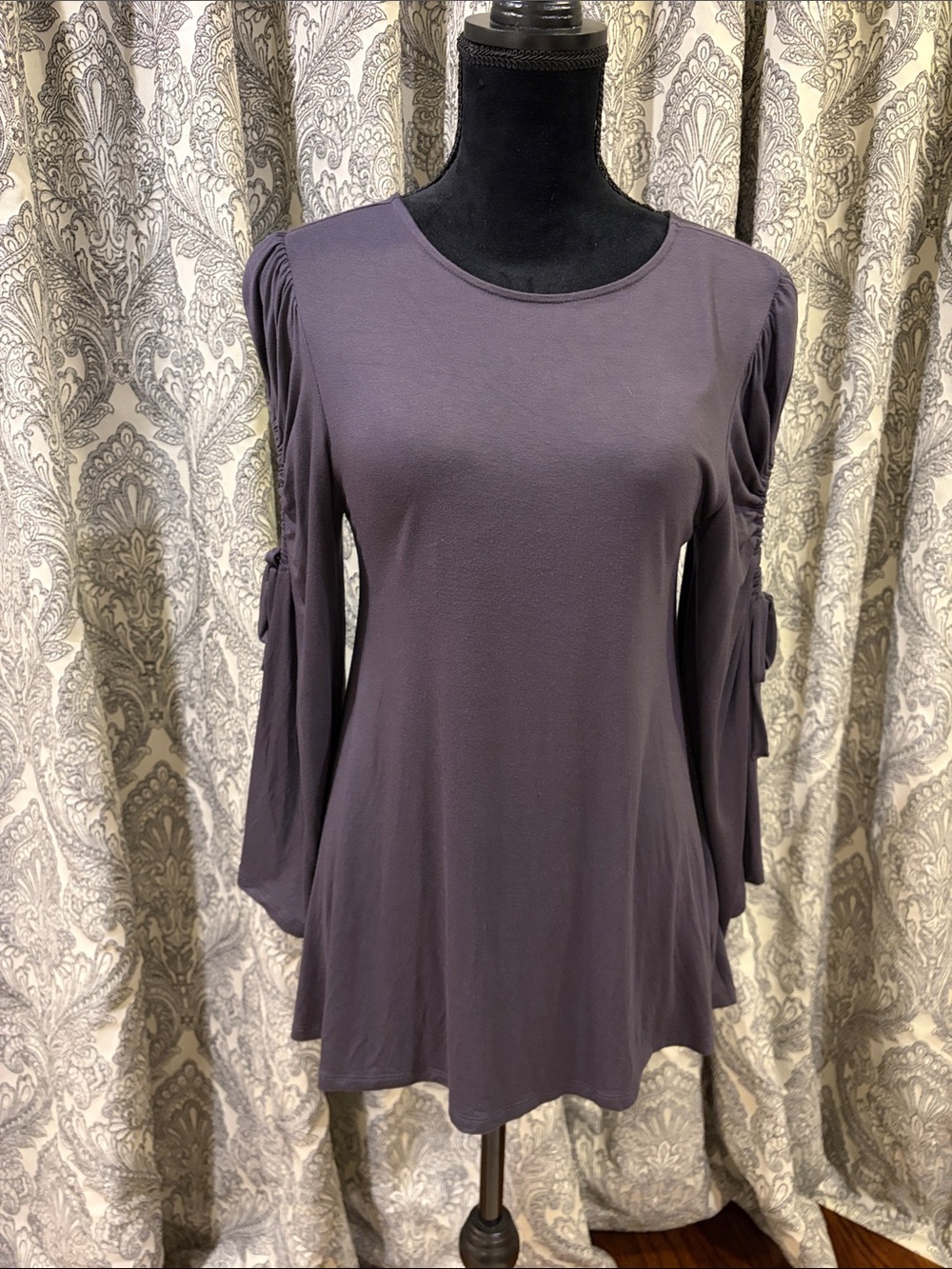 Detailed sleeve crisscross back top